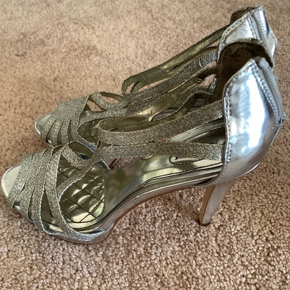 Heels size 7 - Picture 2 of 5